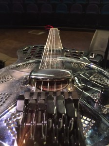 Resonator guitar